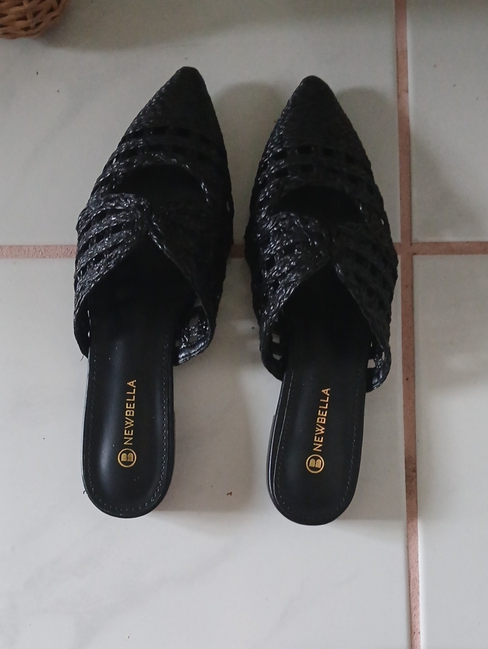 Women's Black Woven NEWBELLA Pointed-Toe Mules